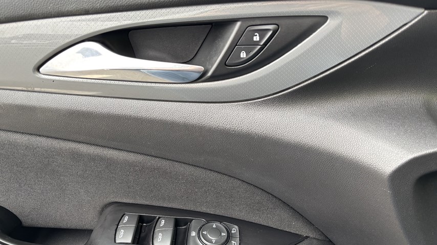 RABLJENO VOZILO OPEL INSIGNIA SPORTS TOURER EDITION B1.6DTH AT6 Automatski mjenjač DIESEL 224613