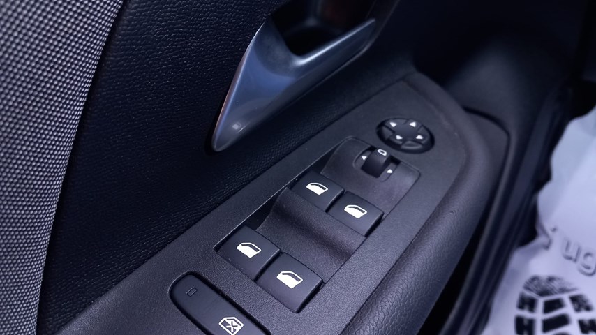 RABLJENO VOZILO OPEL MOKKA EDITION 1.2 Mehanički mjenjač BENZIN 65745