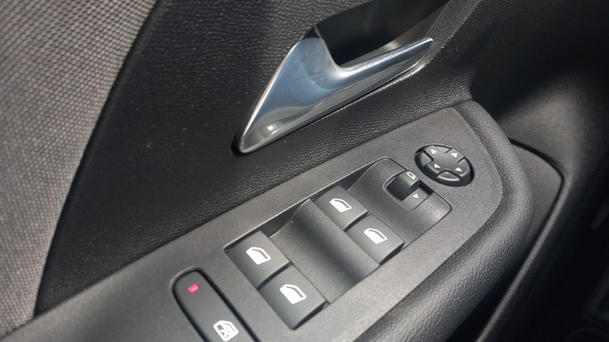 RABLJENO VOZILO OPEL MOKKA EDITION F 1,2 XHL MT6 Mehanički mjenjač BENZIN 67216