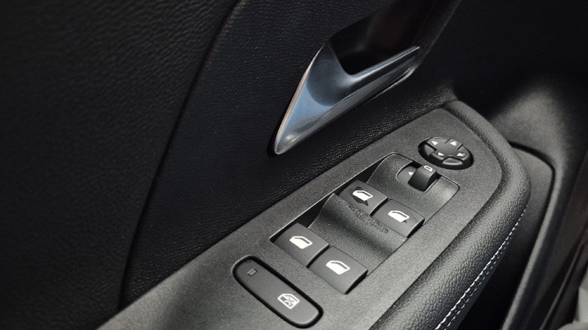 RABLJENO VOZILO OPEL MOKKA GS PULSE F 1,2 XHT AT8 Automatski mjenjač BENZIN 67238