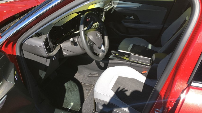 RABLJENO VOZILO OPEL MOKKA X BEV e-ELEGANCE BPS Automatski mjenjač ELEKTRIČNI 222989