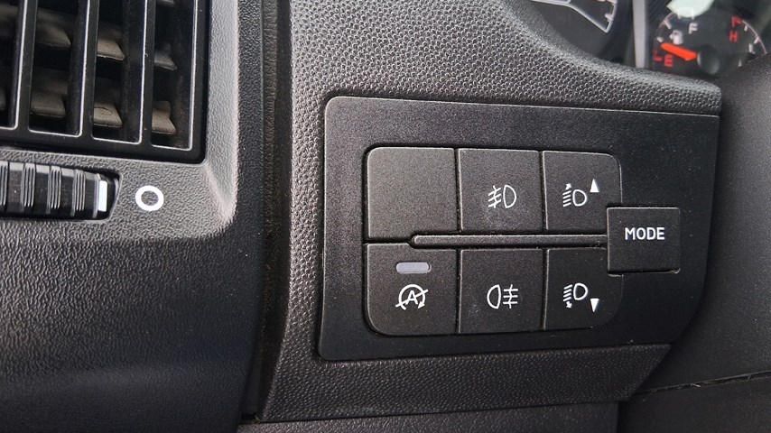 RABLJENO VOZILO OPEL MOVANO DROPSIDE DOUBLE CAB L3H1 2.2 Mehanički mjenjač DIESEL 65763