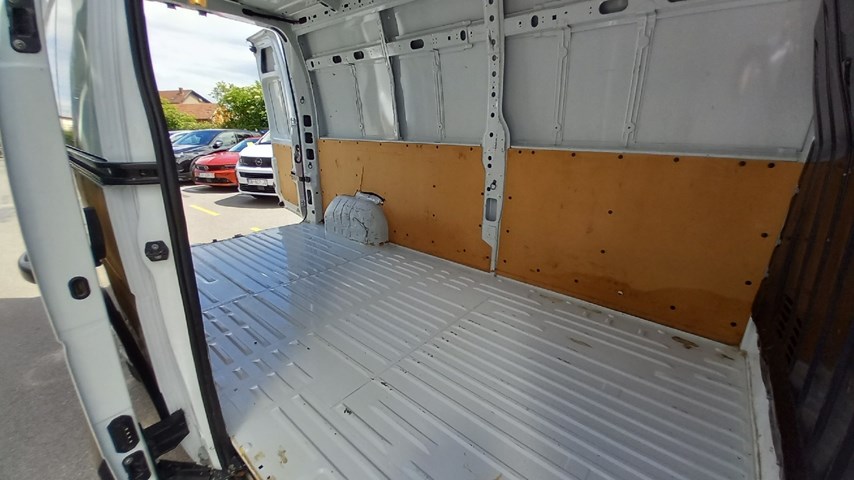 RABLJENO VOZILO OPEL MOVANO VAN L3H2 3500 FWD 2,3 DT Mehanički mjenjač DIESEL 20836