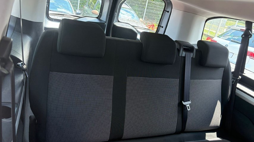 RABLJENO VOZILO OPEL VIVARO COMBI L2H1 1,5 L MT6 Mehanički mjenjač DIESEL 65787