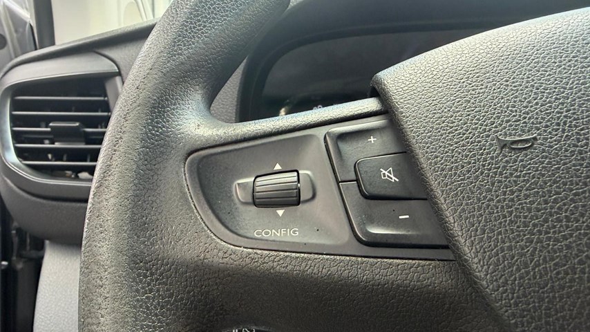 RABLJENO VOZILO OPEL VIVARO COMBI L2H1 1,5 L MT6 Mehanički mjenjač DIESEL 65787