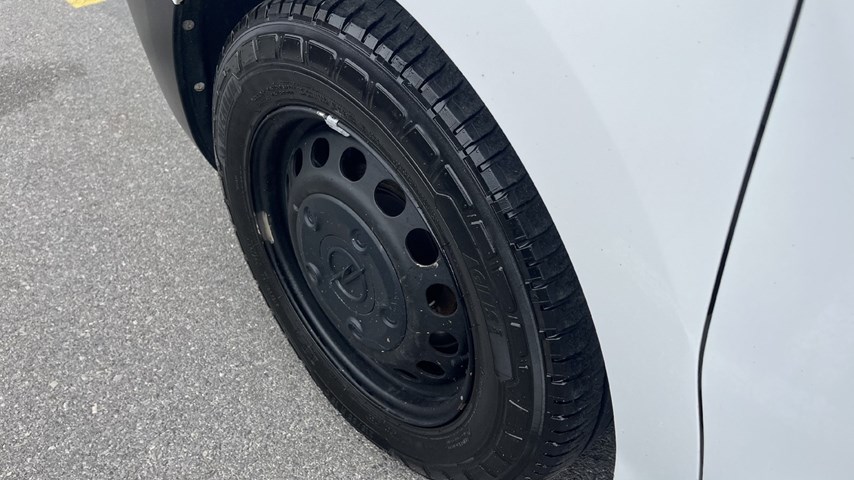RABLJENO VOZILO OPEL VIVARO COMBI L2H1 1,5 L MT6 Mehanički mjenjač DIESEL 65788