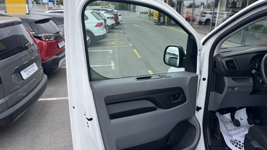RABLJENO VOZILO OPEL VIVARO COMBI L2H1 1,5 L MT6 Mehanički mjenjač DIESEL 65788