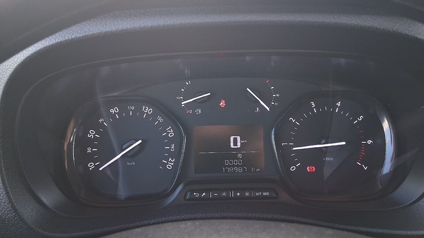RABLJENO VOZILO OPEL VIVARO COMBI L2H1 1,5 L MT6 Mehanički mjenjač DIESEL 65797