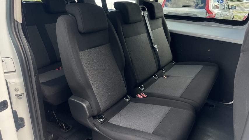 RABLJENO VOZILO OPEL VIVARO COMBI L2H1 1,5 L MT6 Mehanički mjenjač DIESEL 65797