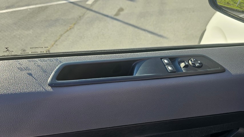 RABLJENO VOZILO OPEL VIVARO L2H1 COMBI 1,5 L MT6 Mehanički mjenjač DIESEL 224063