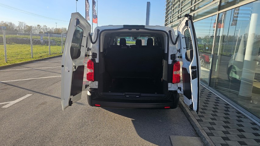 RABLJENO VOZILO OPEL VIVARO L2H1 COMBI 1,5 L MT6 Mehanički mjenjač DIESEL 224063