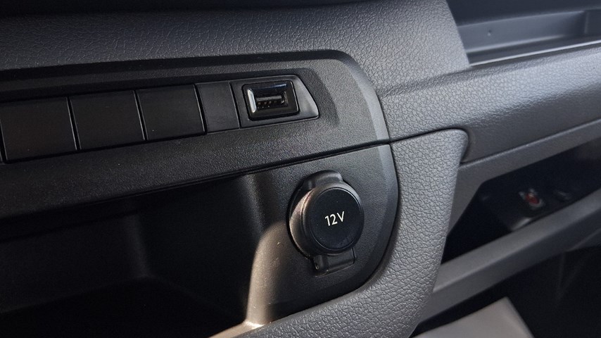 RABLJENO VOZILO OPEL VIVARO L2H1 COMBI 1,5 L MT6 Mehanički mjenjač DIESEL 65806