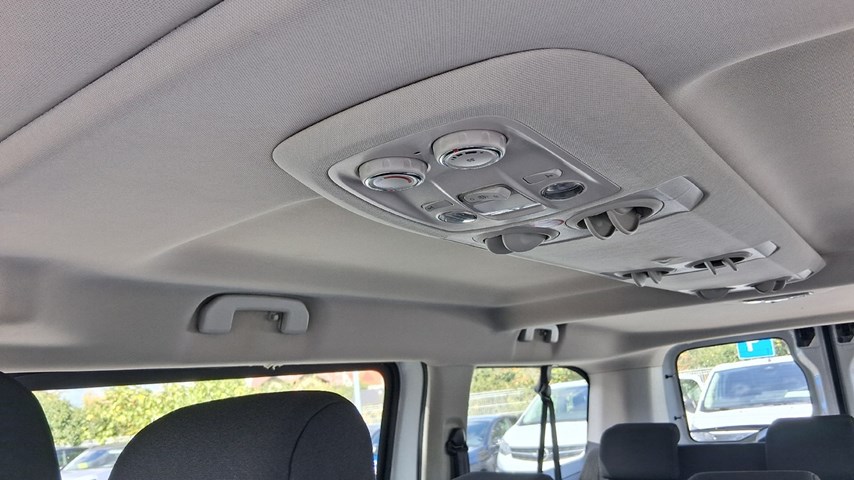 RABLJENO VOZILO OPEL VIVARO L2H1 COMBI 1,5 L MT6 Mehanički mjenjač DIESEL 65807
