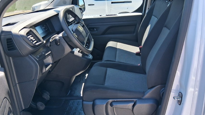 RABLJENO VOZILO OPEL VIVARO PANEL VAN L2H1 2,0 D Mehanički mjenjač DIESEL 20893