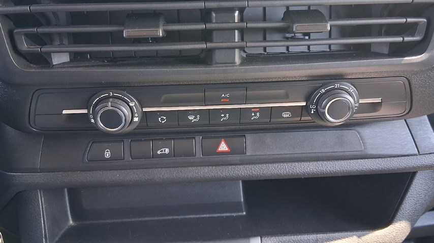 RABLJENO VOZILO OPEL VIVARO PANEL VAN L2H1 2,0 D Mehanički mjenjač DIESEL 20893