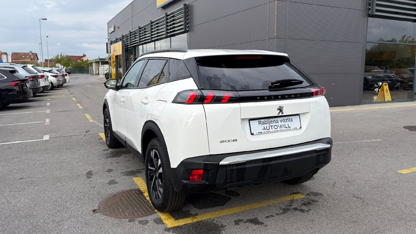 RABLJENO VOZILO PEUGEOT 2008 1,2 PURETECH ALLURE Mehanički mjenjač BENZIN 100252