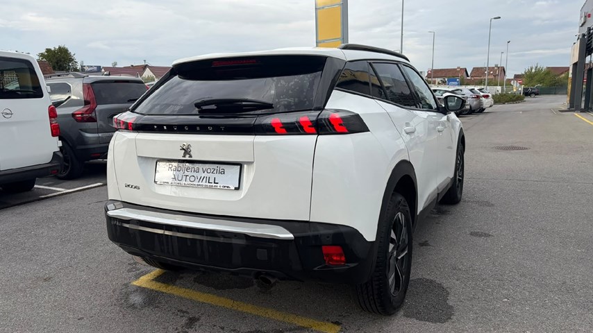 RABLJENO VOZILO PEUGEOT 2008 1,2 PURETECH ALLURE Mehanički mjenjač BENZIN 100252