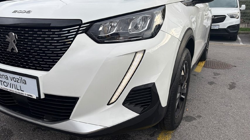 RABLJENO VOZILO PEUGEOT 2008 1,2 PURETECH ALLURE Mehanički mjenjač BENZIN 100252