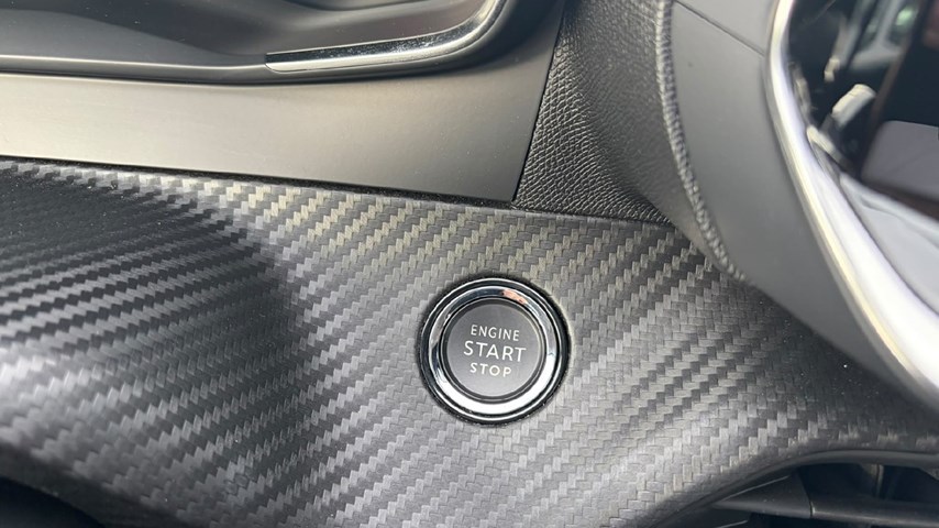 RABLJENO VOZILO PEUGEOT 2008 1,2 PURETECH ALLURE Mehanički mjenjač BENZIN 100252