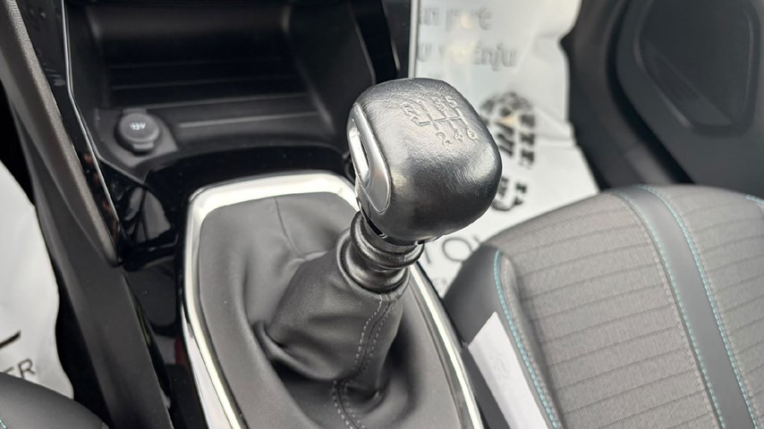 RABLJENO VOZILO PEUGEOT 2008 1,2 PURETECH ALLURE Mehanički mjenjač BENZIN 100252