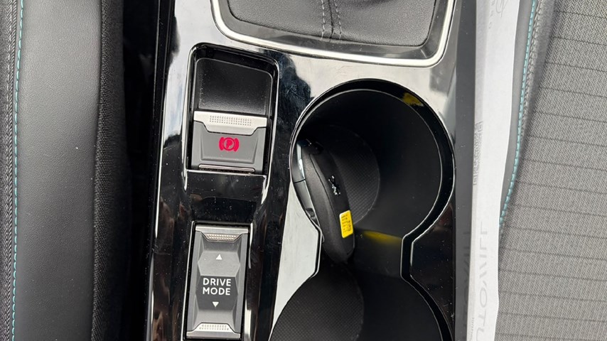 RABLJENO VOZILO PEUGEOT 2008 1,2 PURETECH ALLURE Mehanički mjenjač BENZIN 100252