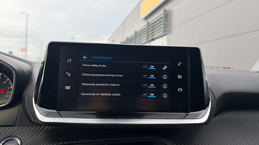RABLJENO VOZILO PEUGEOT 2008 1,2 PURETECH ALLURE Mehanički mjenjač BENZIN 100252