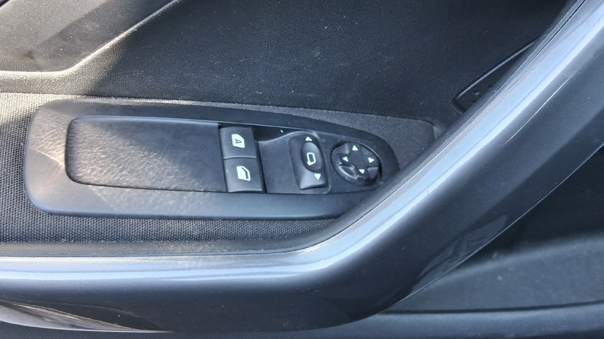 RABLJENO VOZILO PEUGEOT 2008 1,2 PURETECH S-S ACTIVE Mehanički mjenjač BENZIN 100214