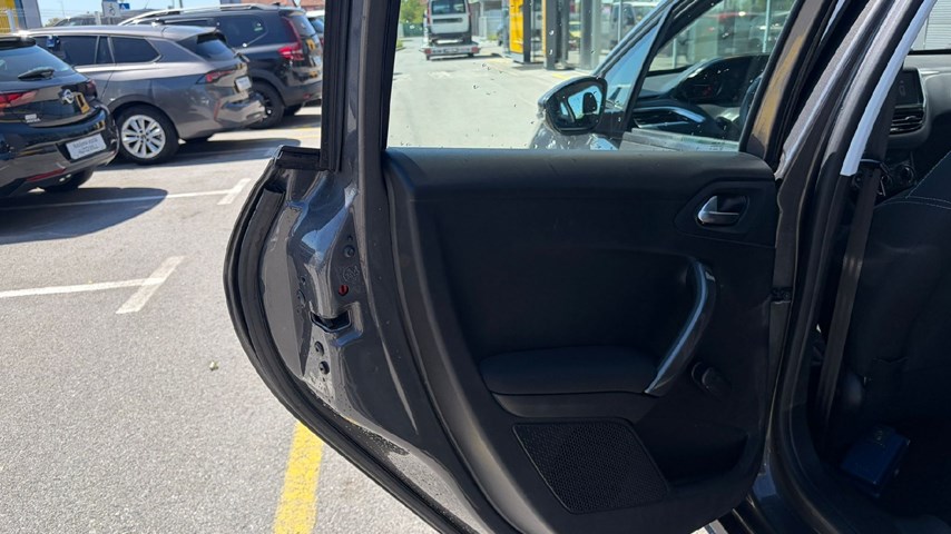 RABLJENO VOZILO PEUGEOT 2008 1,2 PURETECH S-S ACTIVE Mehanički mjenjač BENZIN 100213