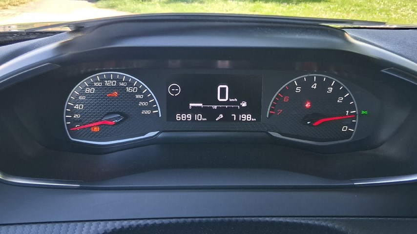 RABLJENO VOZILO PEUGEOT 2008 1,2 PURETECH S-S ACTIVE Mehanički mjenjač BENZIN 100208