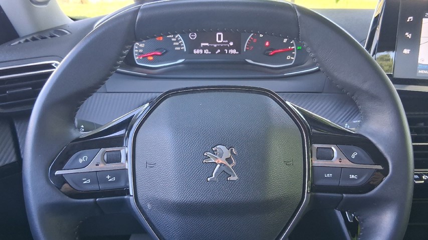 RABLJENO VOZILO PEUGEOT 2008 1,2 PURETECH S-S ACTIVE Mehanički mjenjač BENZIN 100208
