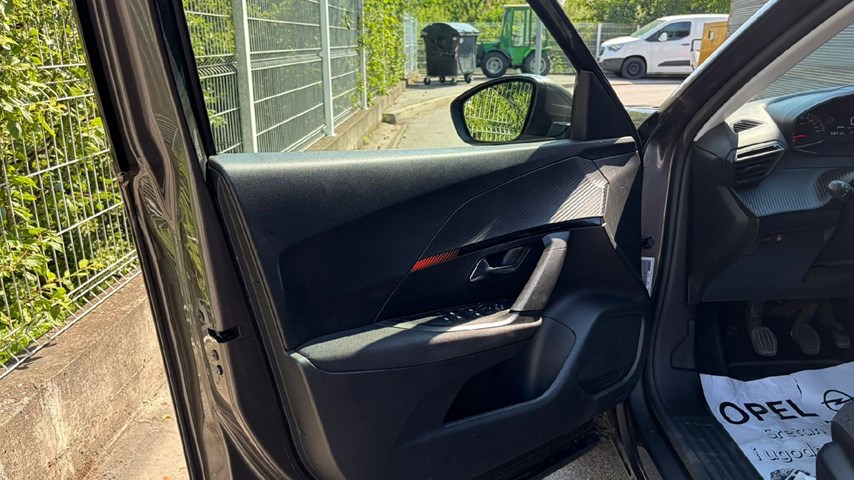 RABLJENO VOZILO PEUGEOT 2008 1,2 PURETECH S-S ACTIVE Mehanički mjenjač BENZIN 100208