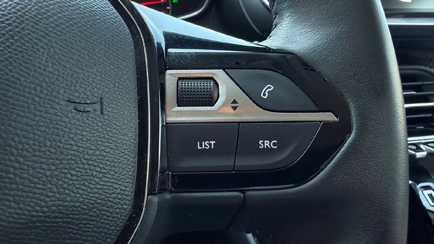 RABLJENO VOZILO PEUGEOT 2008 1,2 PURETECH S-S ACTIVE Mehanički mjenjač BENZIN 100208