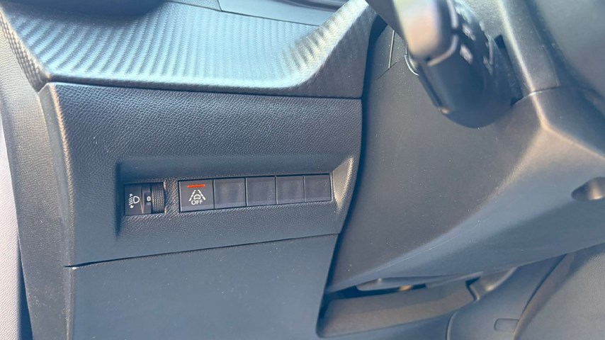 RABLJENO VOZILO PEUGEOT 2008 1,2 PURETECH S-S ACTIVE Mehanički mjenjač BENZIN 100208