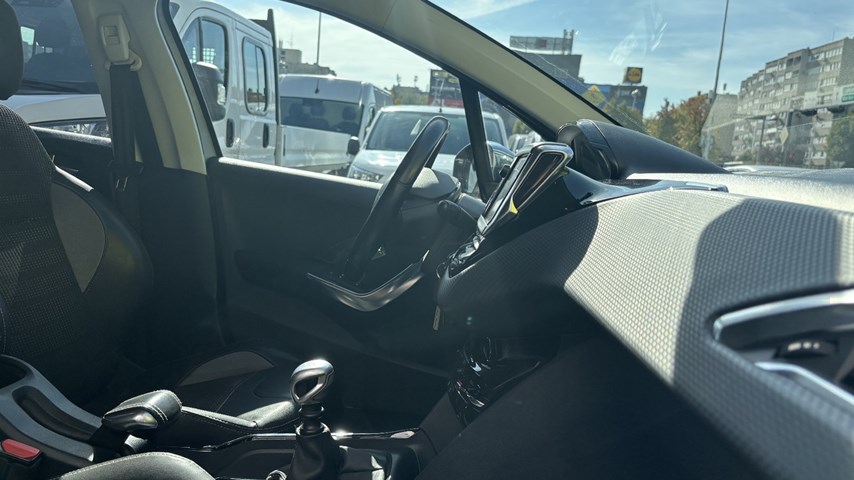 RABLJENO VOZILO PEUGEOT 2008 1,6 HDI Mehanički mjenjač DIESEL 224920