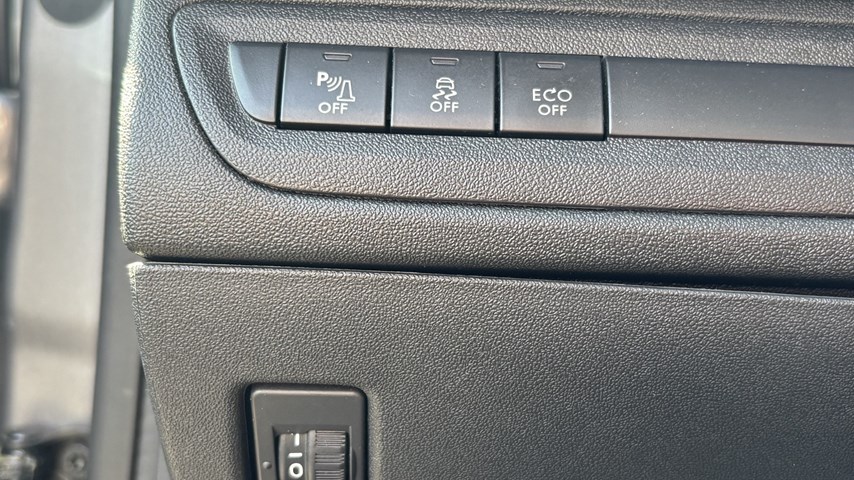 RABLJENO VOZILO PEUGEOT 2008 1,6 HDI Mehanički mjenjač DIESEL 224920