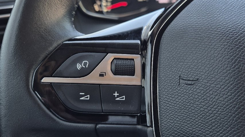 RABLJENO VOZILO PEUGEOT 2008 ACTIVE BUSINESS 1,2i Mehanički mjenjač BENZIN 100210