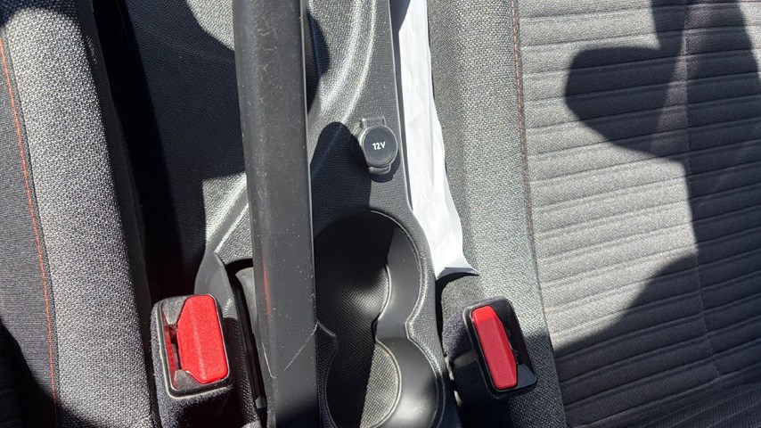 RABLJENO VOZILO PEUGEOT 2008 ACTIVE BUSINESS 1,2i Mehanički mjenjač BENZIN 100210