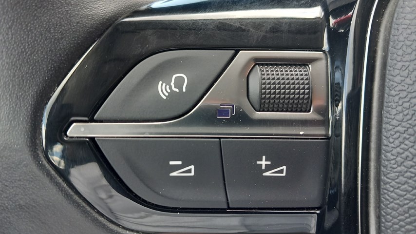 RABLJENO VOZILO PEUGEOT 2008 PURETECH 1,2 Mehanički mjenjač BENZIN 65721