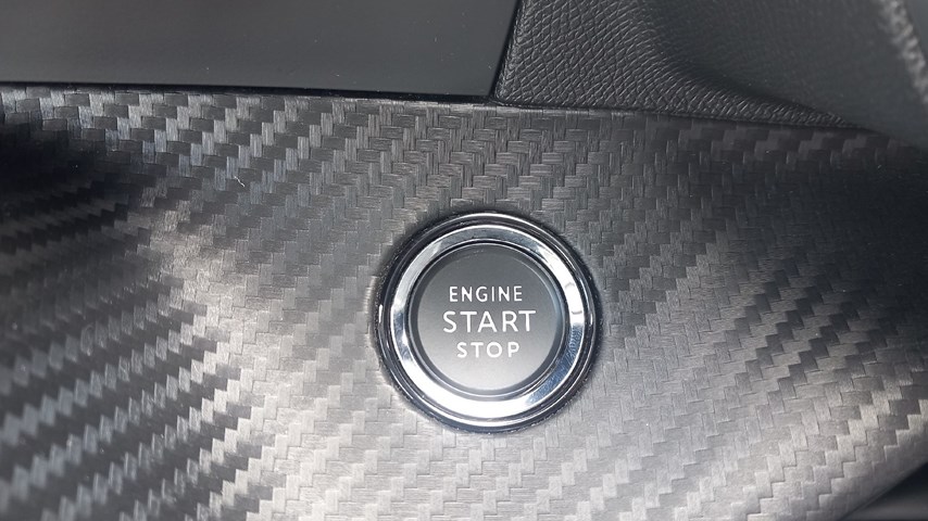 RABLJENO VOZILO PEUGEOT 2008 PURETECH 1,2 Mehanički mjenjač BENZIN 65721