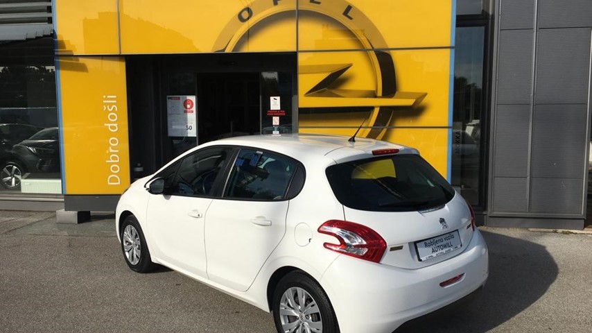 RABLJENO VOZILO PEUGEOT 208 1,4 HDI DIESEL