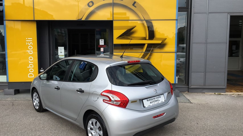 RABLJENO VOZILO PEUGEOT 208 1,4 HDI DIESEL