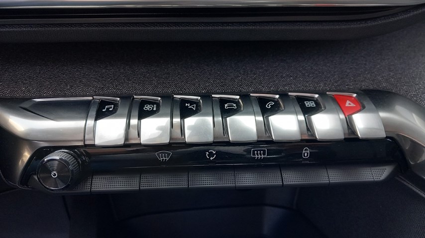 RABLJENO VOZILO PEUGEOT 3008 1,2 Mehanički mjenjač BENZIN 65739