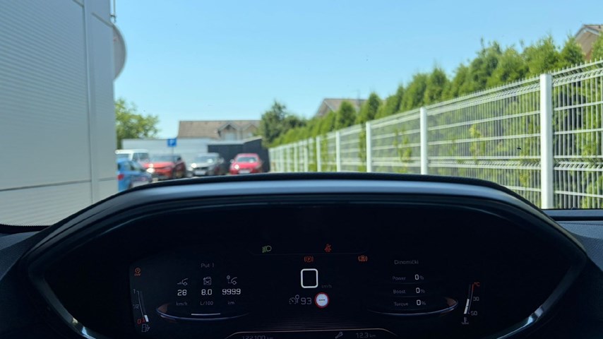 RABLJENO VOZILO PEUGEOT 3008 1,2 Mehanički mjenjač BENZIN 65789