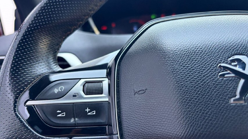RABLJENO VOZILO PEUGEOT 3008 1,2 Mehanički mjenjač BENZIN 65789
