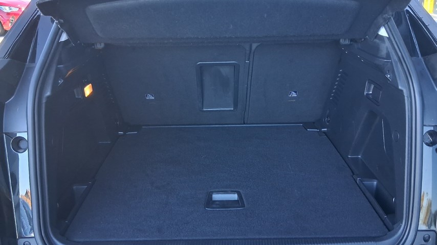 RABLJENO VOZILO PEUGEOT 3008 1,2 PURETECH ALLURE Mehanički mjenjač BENZIN 65760