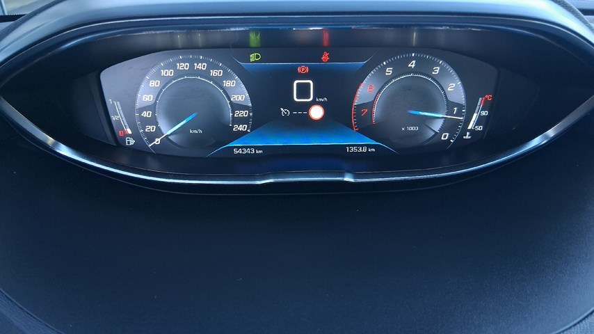 RABLJENO VOZILO PEUGEOT 3008 1,2 PURETECH ALLURE Mehanički mjenjač BENZIN 65760