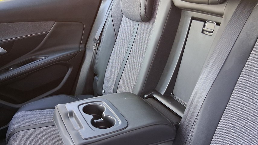 RABLJENO VOZILO PEUGEOT 3008 1,2 PURETECH ALLURE Mehanički mjenjač BENZIN 65760