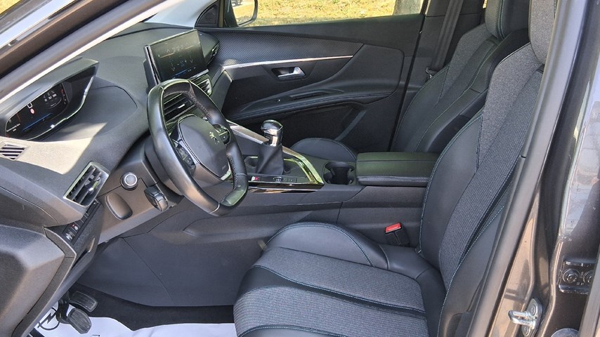 RABLJENO VOZILO PEUGEOT 3008 1,5 D ALLURE Mehanički mjenjač DIESEL 100222