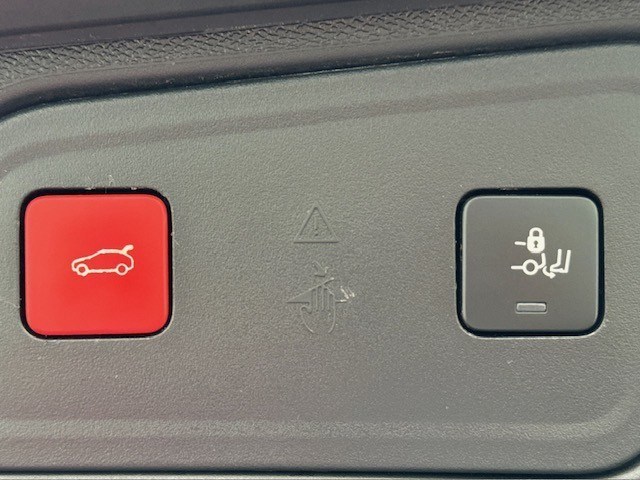 RABLJENO VOZILO PEUGEOT 3008 ALLURE 1,5 HDI Mehanički mjenjač DIESEL 100228