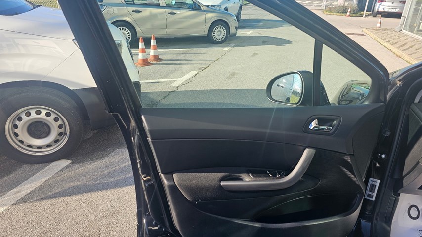 RABLJENO VOZILO PEUGEOT 308 1,4 COMFORT Mehanički mjenjač BENZIN 224468